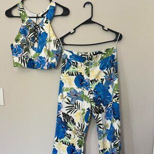 Beautiful two-piece women's floral suit set.